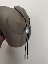 Load image into Gallery viewer, Floral Design Bolo