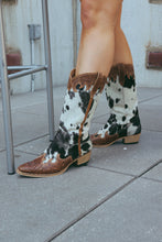 Load image into Gallery viewer, Evie Cowhide Tooled Boot