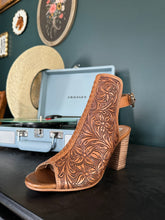 Load image into Gallery viewer, High Tooled Leather Heel