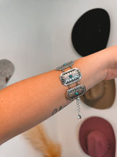 Load image into Gallery viewer, Sunburst Engraved Bracelet